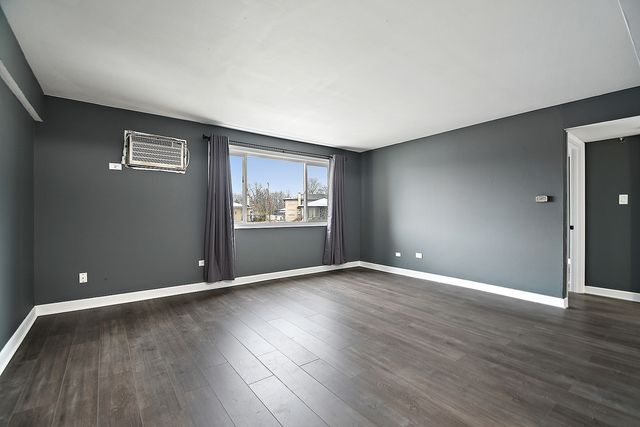 17204 71st Avenue 1, Tinley Park, IL 60477