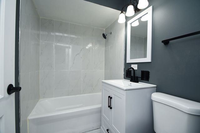 17204 71st Avenue 1, Tinley Park, IL 60477