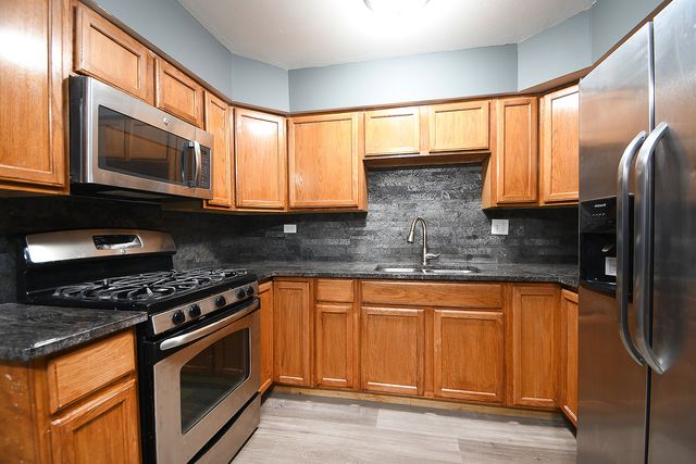 17204 71st Avenue 1, Tinley Park, IL 60477