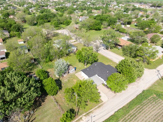 101 Circle Drive, Itasca, TX 76055