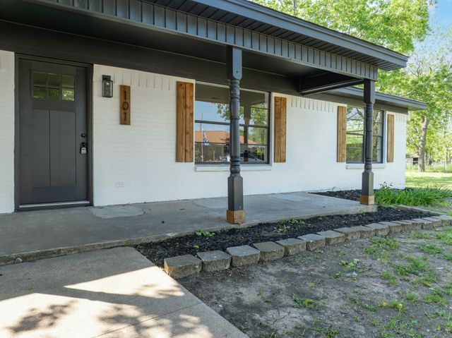 101 Circle Drive, Itasca, TX 76055