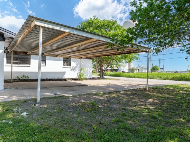 101 Circle Drive, Itasca, TX 76055