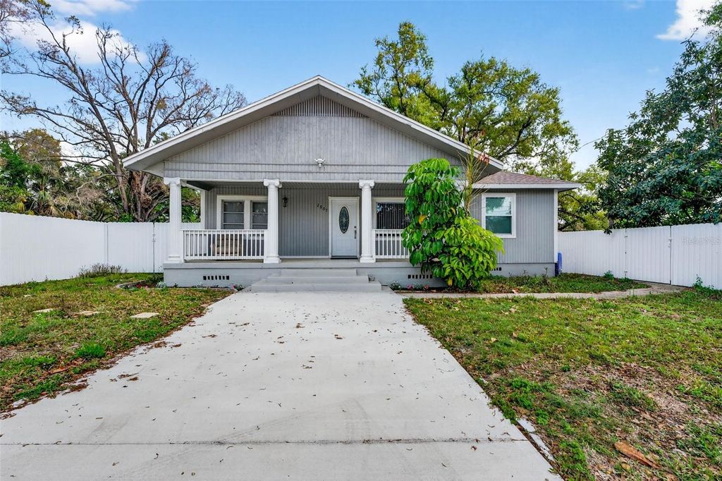 Image 1 of property listing at 2807 LOCICERO DRIVE, Tampa, FL 33619