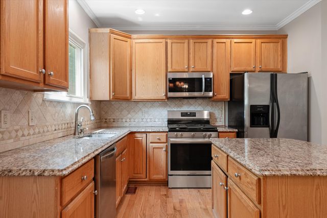 103 Masters Ct, Hendersonville, TN 37075