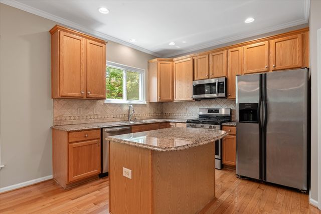 103 Masters Ct, Hendersonville, TN 37075