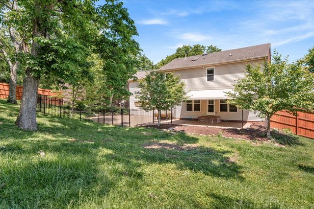 103 Masters Ct, Hendersonville, TN 37075
