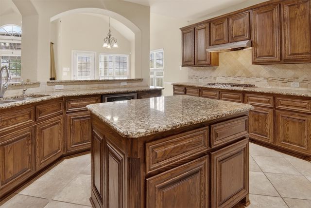 6132 Falls Lake Road, Fort Worth, TX 76179
