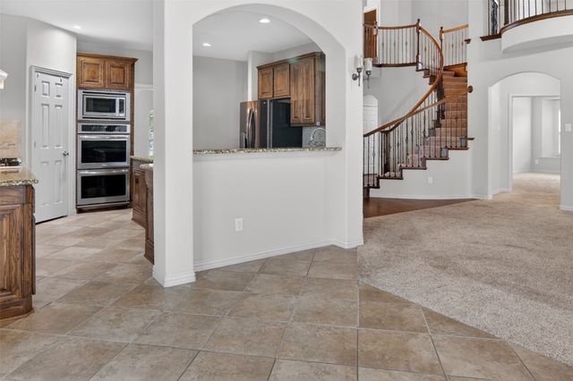6132 Falls Lake Road, Fort Worth, TX 76179