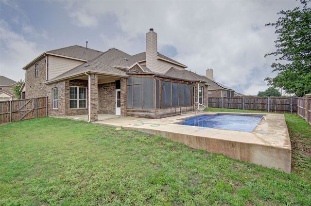6132 Falls Lake Road, Fort Worth, TX 76179