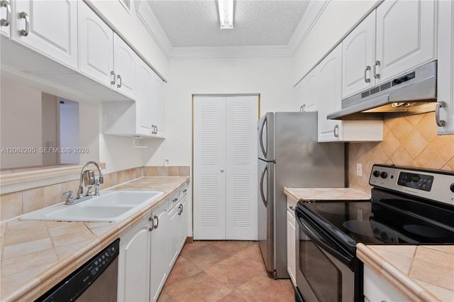 19701 E Country Club Drive 5105, Aventura, FL 33180