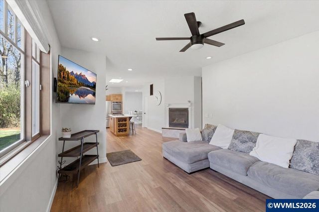 241 Kouns Dr NW, Albany, OR 97321