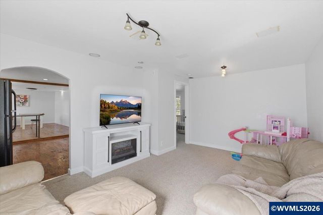 241 Kouns Dr NW, Albany, OR 97321