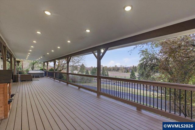 241 Kouns Dr NW, Albany, OR 97321