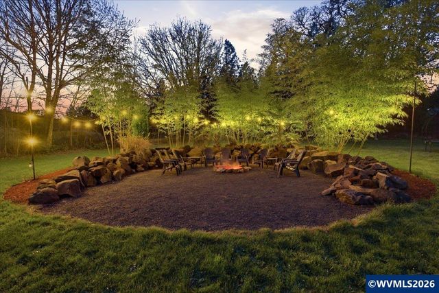 241 Kouns Dr NW, Albany, OR 97321