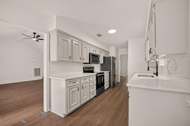 16303 Townes Road, Friendswood, TX 77546