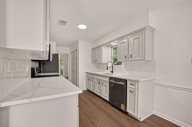 16303 Townes Road, Friendswood, TX 77546