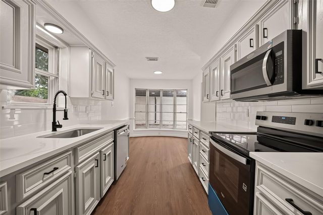 16303 Townes Road, Friendswood, TX 77546