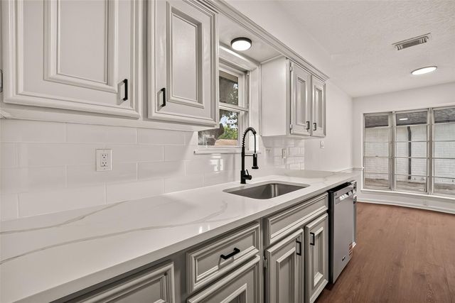 16303 Townes Road, Friendswood, TX 77546