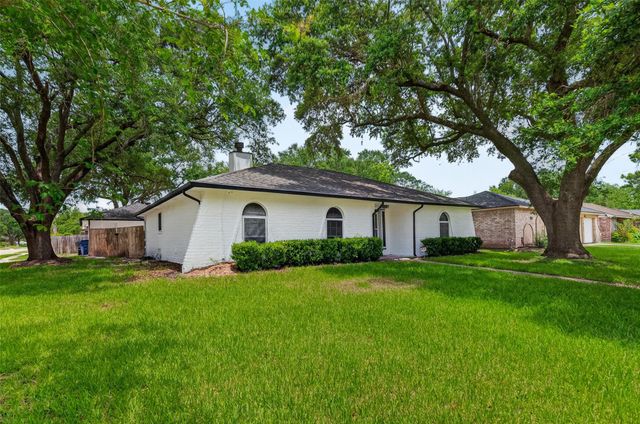 16303 Townes Road, Friendswood, TX 77546