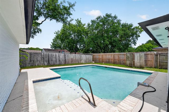 16303 Townes Road, Friendswood, TX 77546