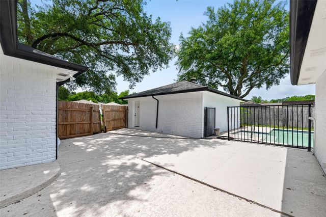 16303 Townes Road, Friendswood, TX 77546