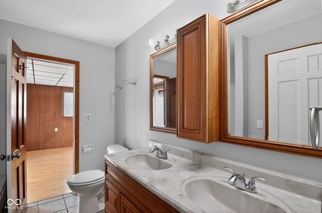 802 Chapel Hill Road, Indianapolis, IN 46214