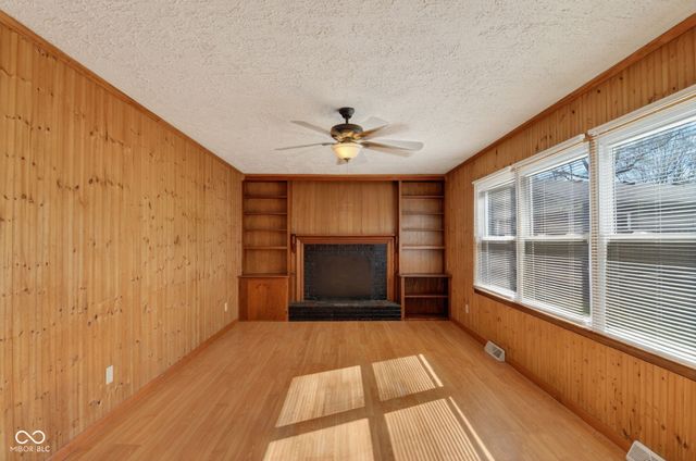 802 Chapel Hill Road, Indianapolis, IN 46214