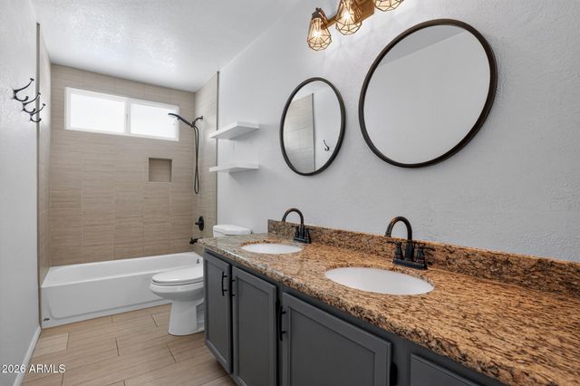 8449 E JACKRABBIT Road, Scottsdale, AZ 85250