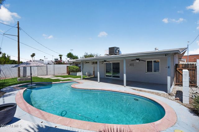 8449 E JACKRABBIT Road, Scottsdale, AZ 85250