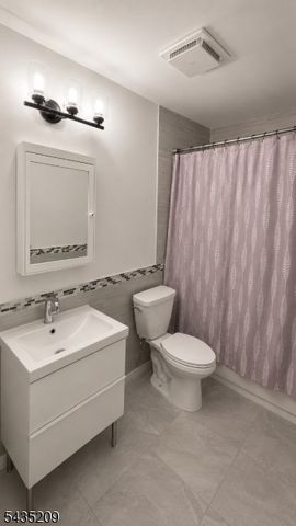 444 Brookside Ln, Hillsborough Twp., NJ 08844