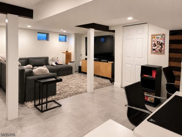 444 Brookside Ln, Hillsborough Twp., NJ 08844