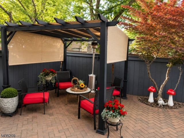 444 Brookside Ln, Hillsborough Twp., NJ 08844