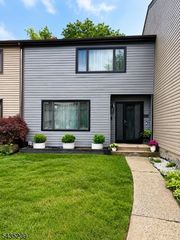 444 Brookside Ln, Hillsborough Twp., NJ 08844