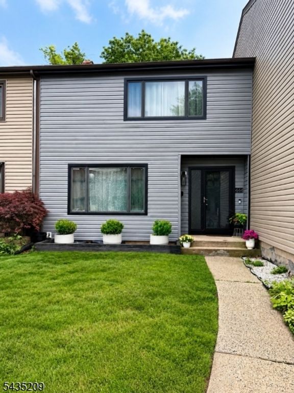 444 Brookside Ln, Hillsborough Twp., NJ 08844