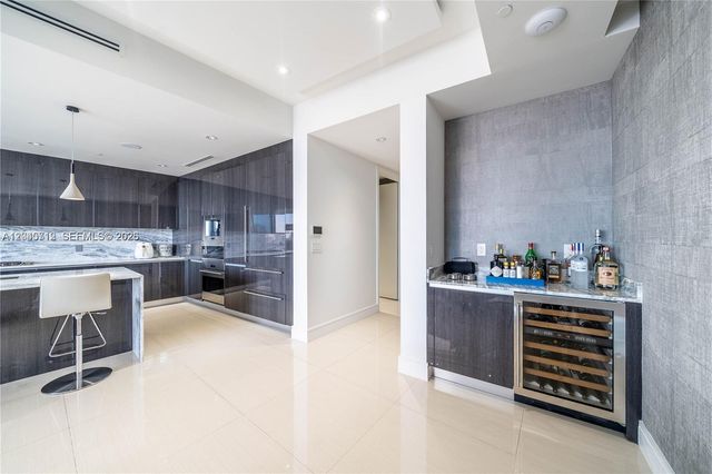 3300 NE 188th St 710, Aventura, FL 33180