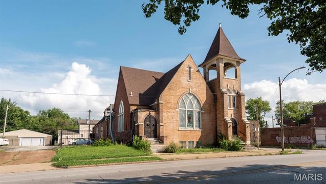 1524 E Grand Boulevard, St Louis, MO 63107