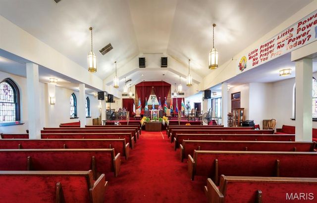 1524 E Grand Boulevard, St Louis, MO 63107