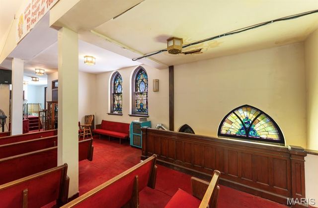 1524 E Grand Boulevard, St Louis, MO 63107