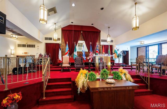 1524 E Grand Boulevard, St Louis, MO 63107
