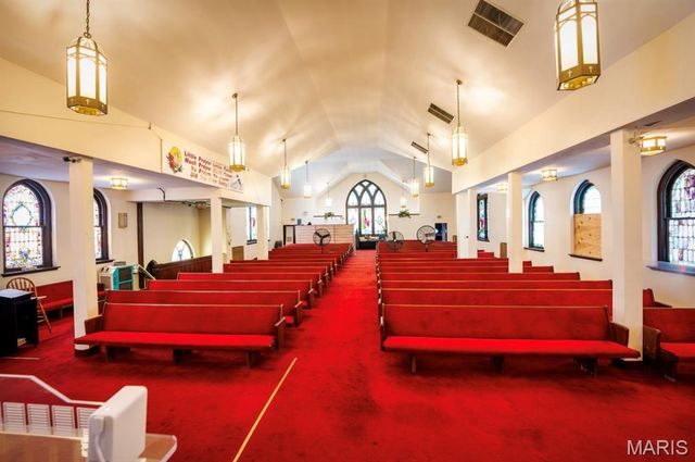 1524 E Grand Boulevard, St Louis, MO 63107