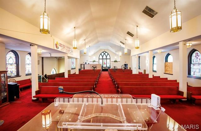 1524 E Grand Boulevard, St Louis, MO 63107