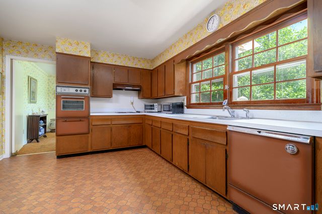 101 East Cross Road, Stamford, CT 06907