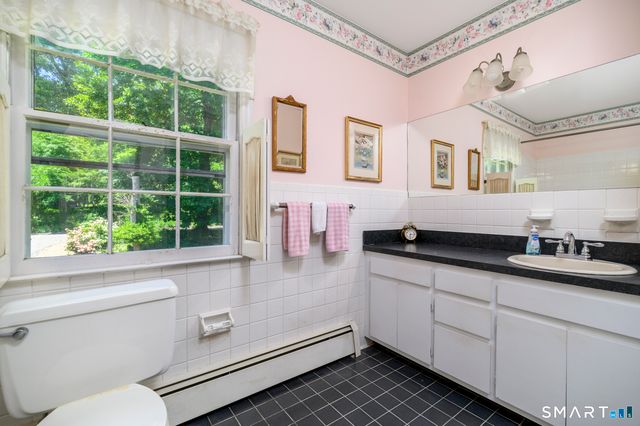 101 East Cross Road, Stamford, CT 06907
