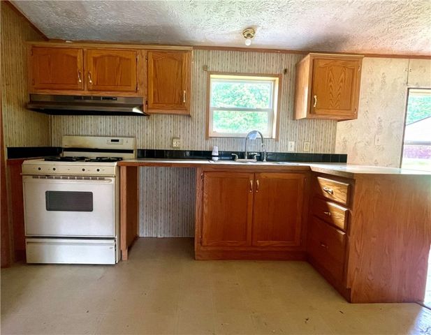 176 Wray Plan Rd, Manor Twp, PA 16201