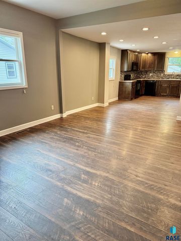 425 N Menlo Ave Avenue, Sioux Falls, SD 57104