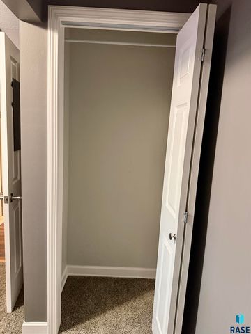 425 N Menlo Ave Avenue, Sioux Falls, SD 57104