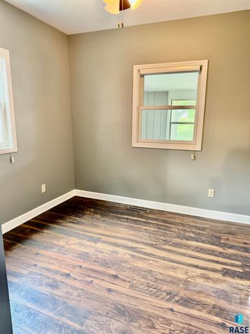 425 N Menlo Ave Avenue, Sioux Falls, SD 57104