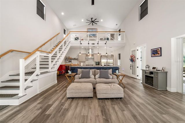 904 NW 111TH LANE, Oxford, FL 34484