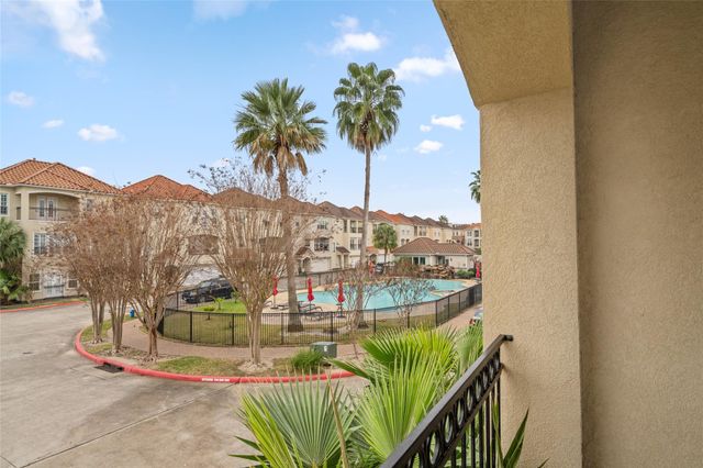 7118 Windwater Parkway N, Houston, TX 77036