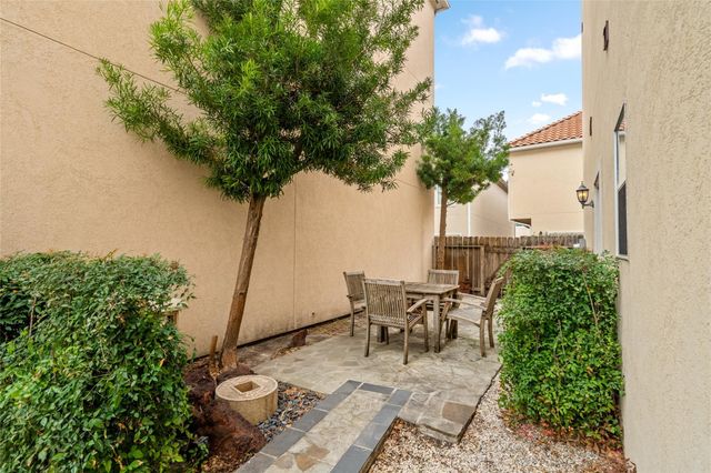 7118 Windwater Parkway N, Houston, TX 77036